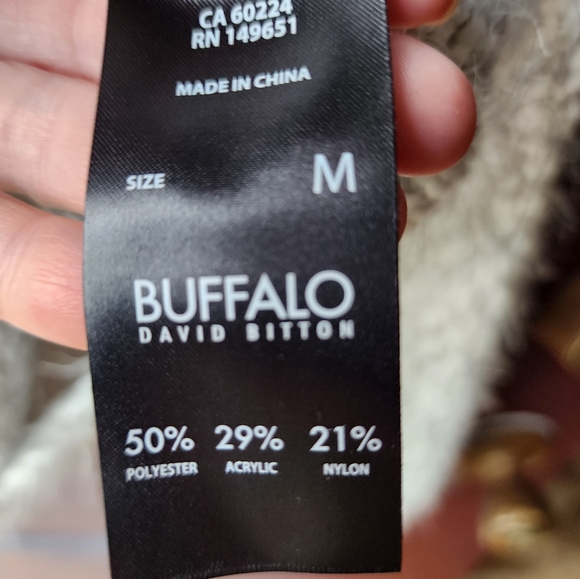 NEW Buffalo David Bitton Sweater Size M - Picture 4 of 9